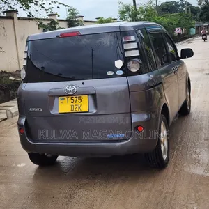 Toyota Sienta 2006 Silver
