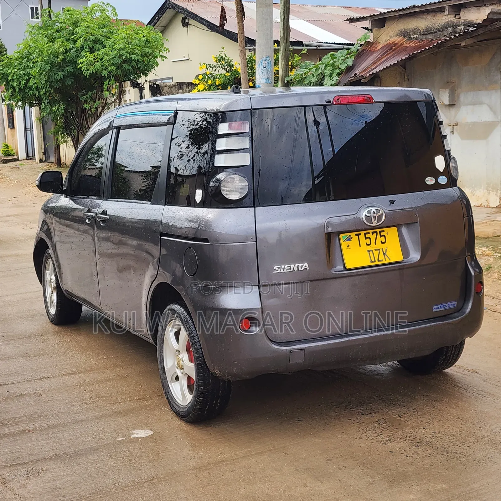 Toyota Sienta 2006 Silver