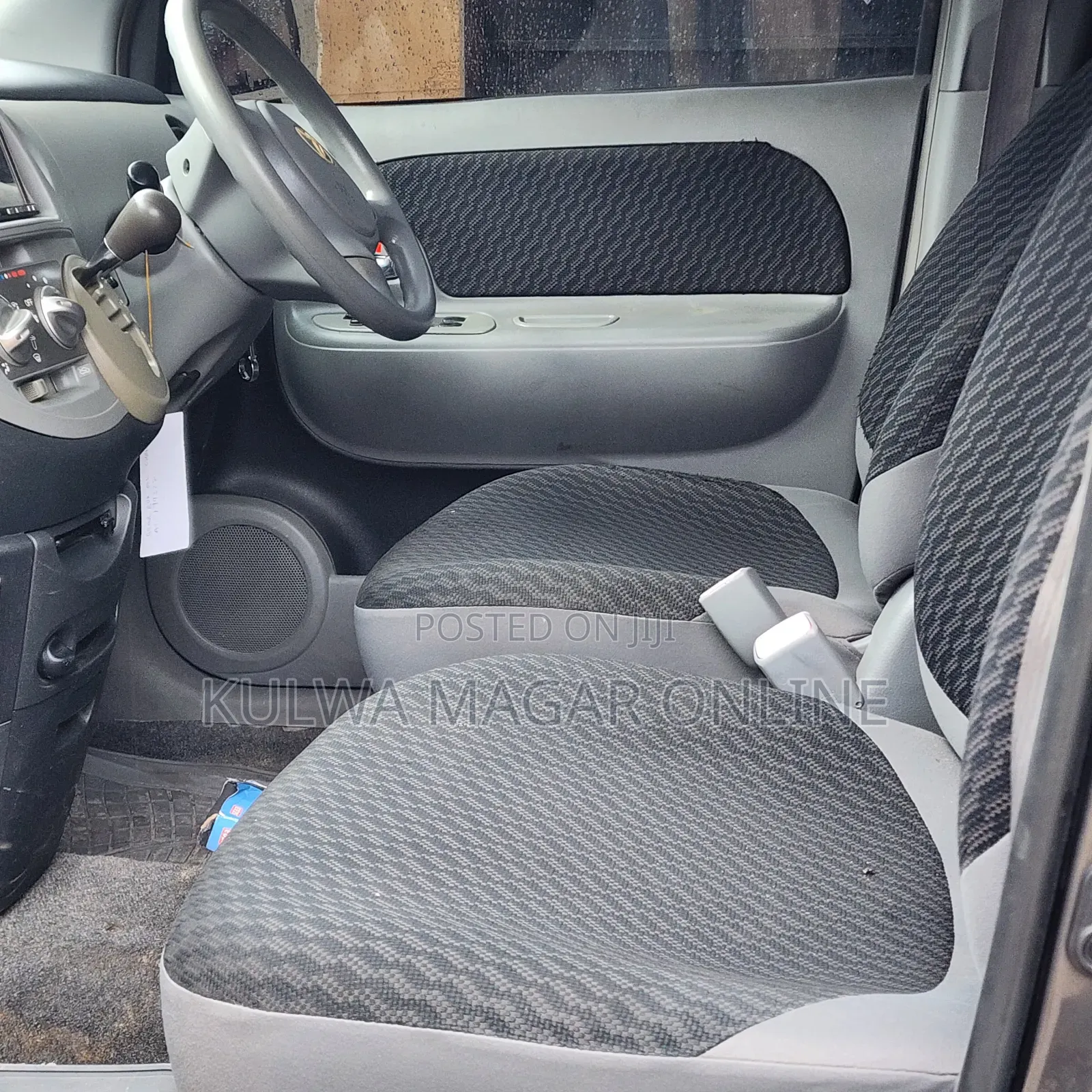 Toyota Sienta 2006 Silver