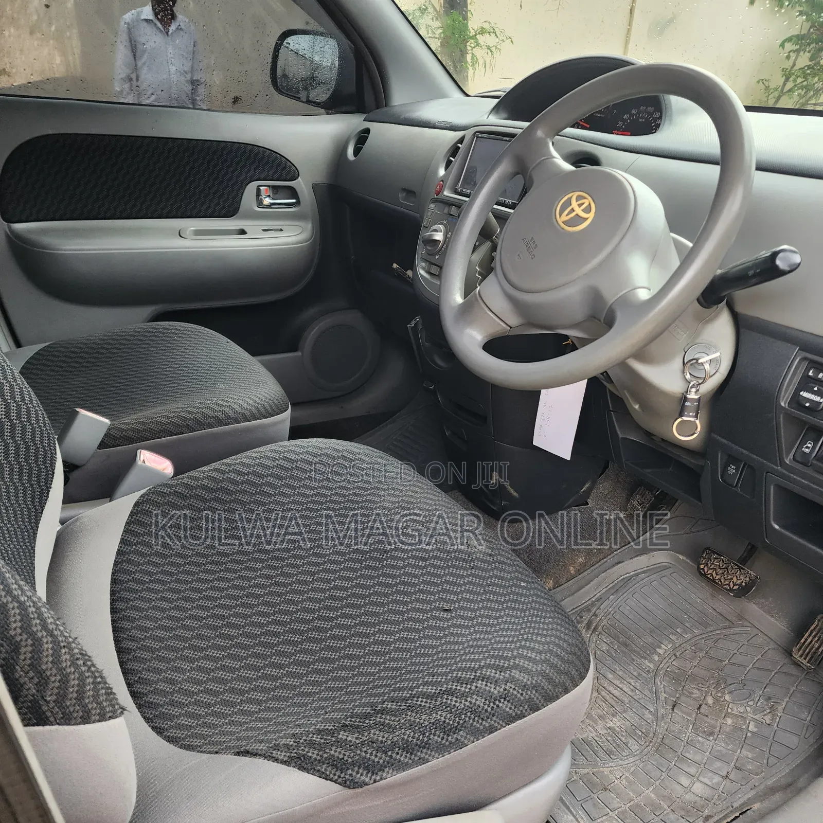Toyota Sienta 2006 Silver