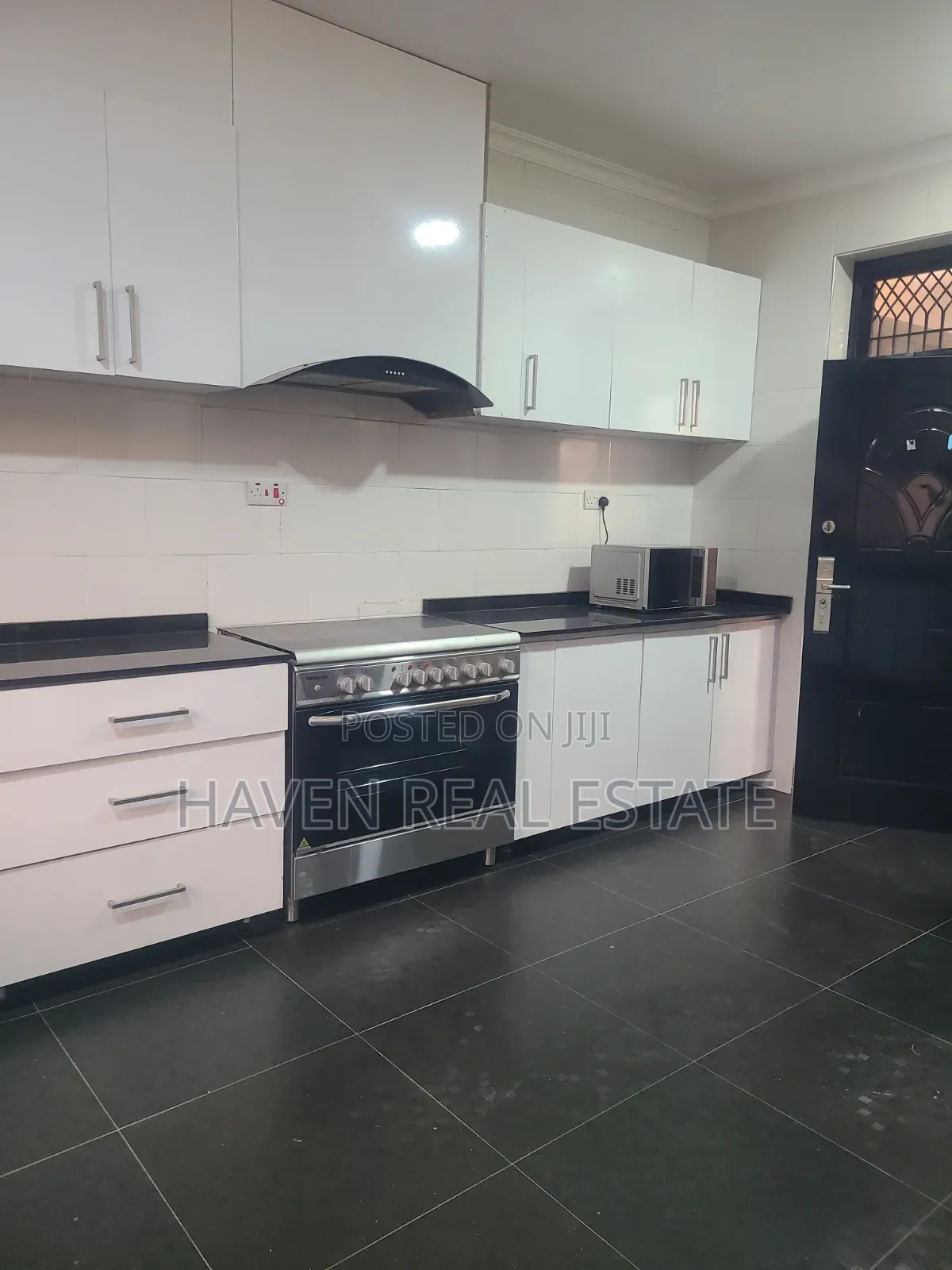 Furnished 4bdrm Villa in Masaki for rent
