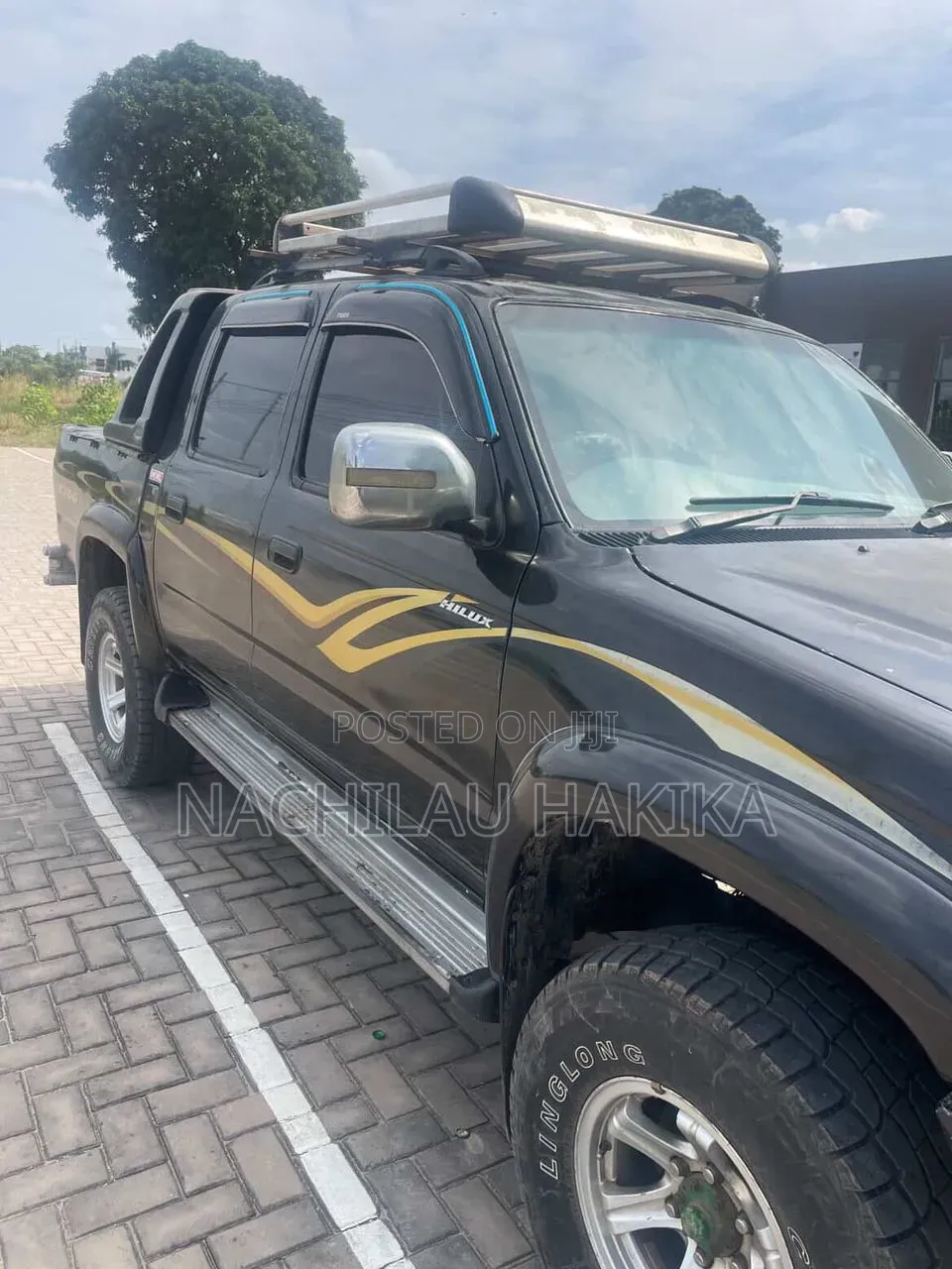 Toyota Hilux 2003 Black