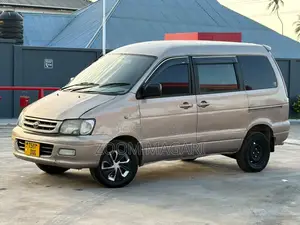 Toyota Noah 2003 Beige