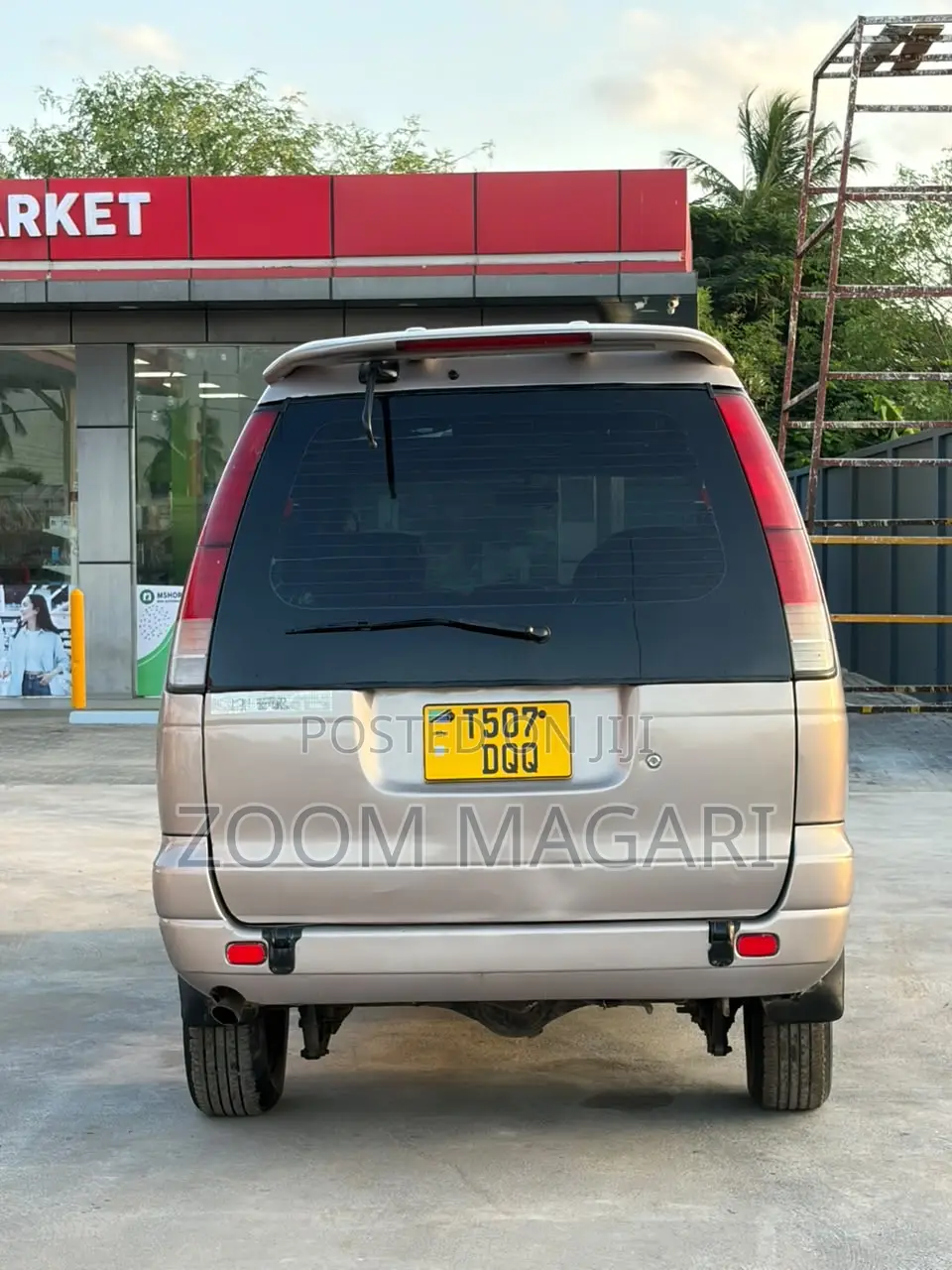Toyota Noah 2003 Beige