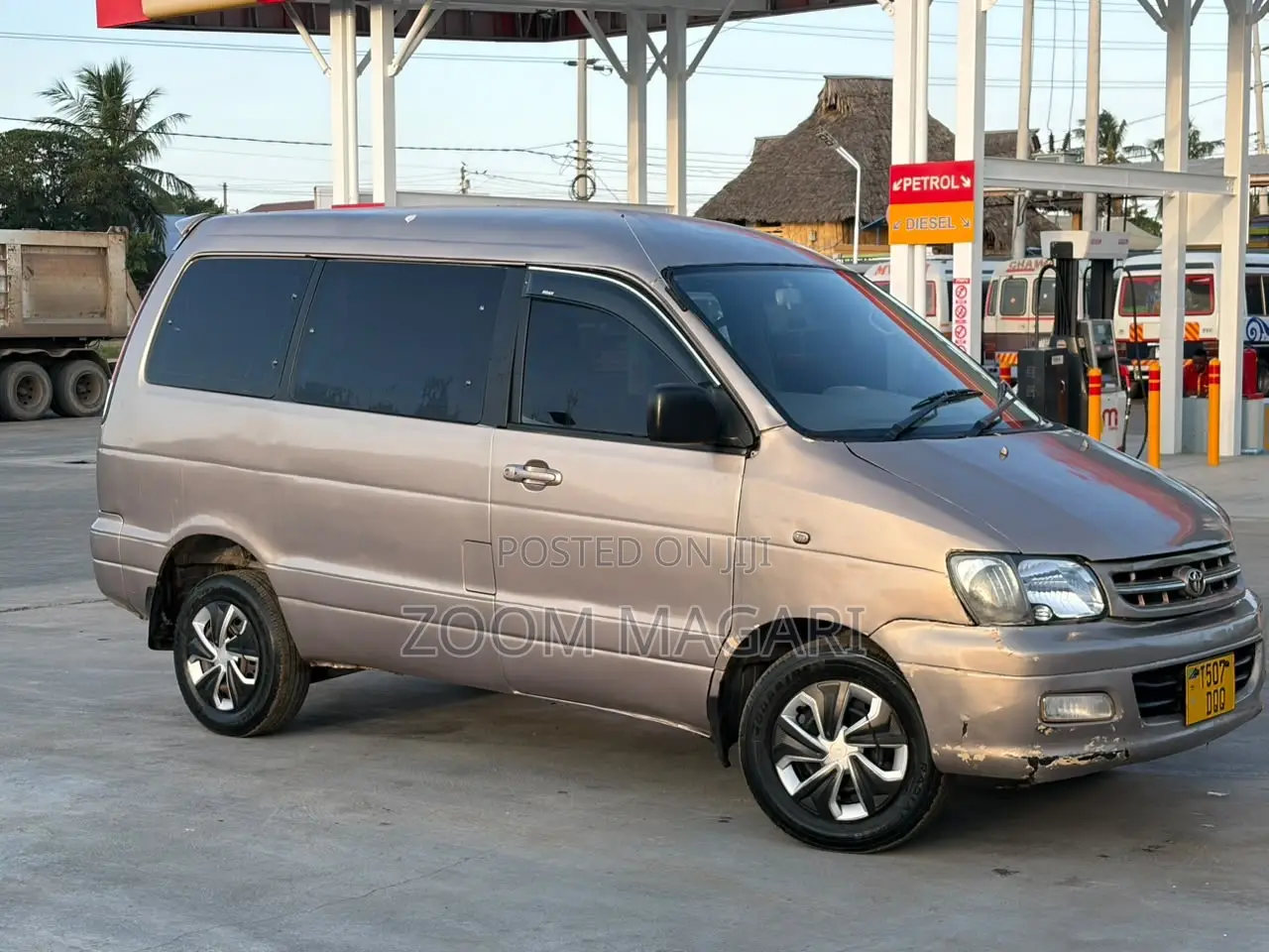 Toyota Noah 2003 Beige
