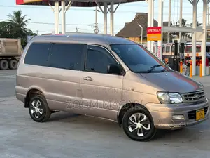 Toyota Noah 2003 Beige