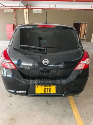 Nissan Tiida 2008 Black