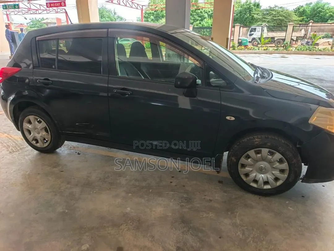 Nissan Tiida 2008 Black