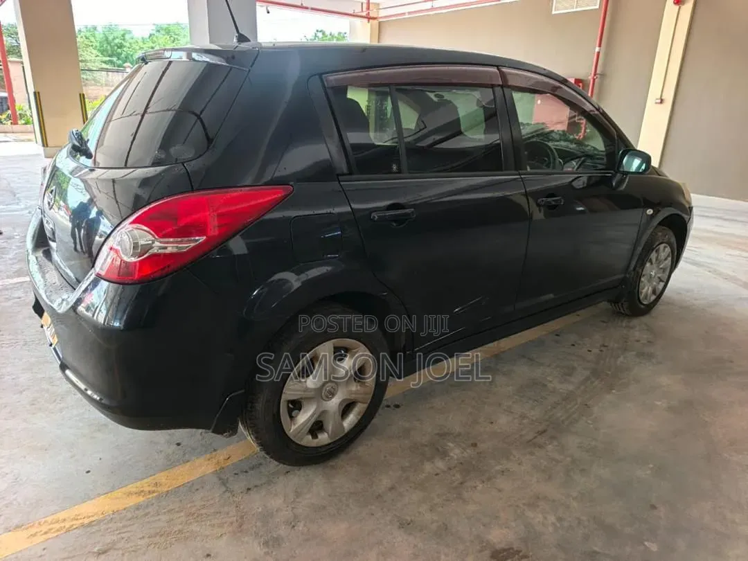 Nissan Tiida 2008 Black