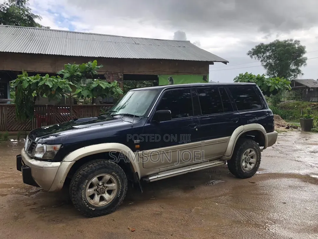 Nissan Patrol 2003 Black