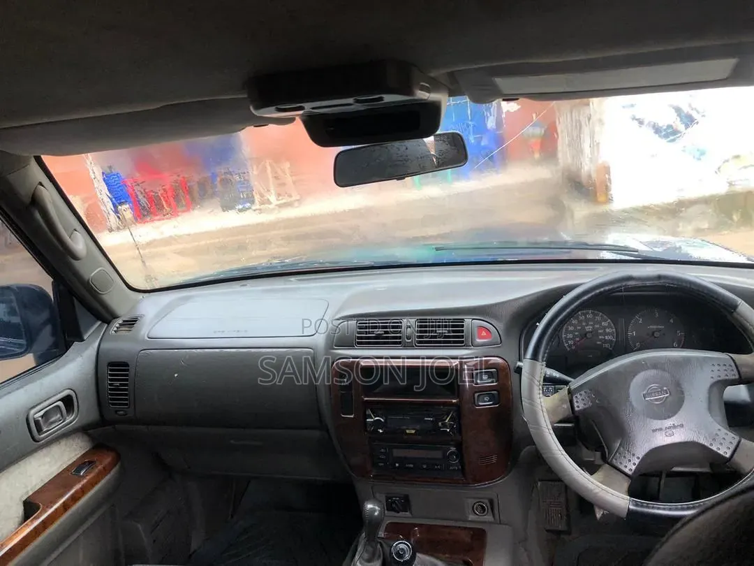 Nissan Patrol 2003 Black