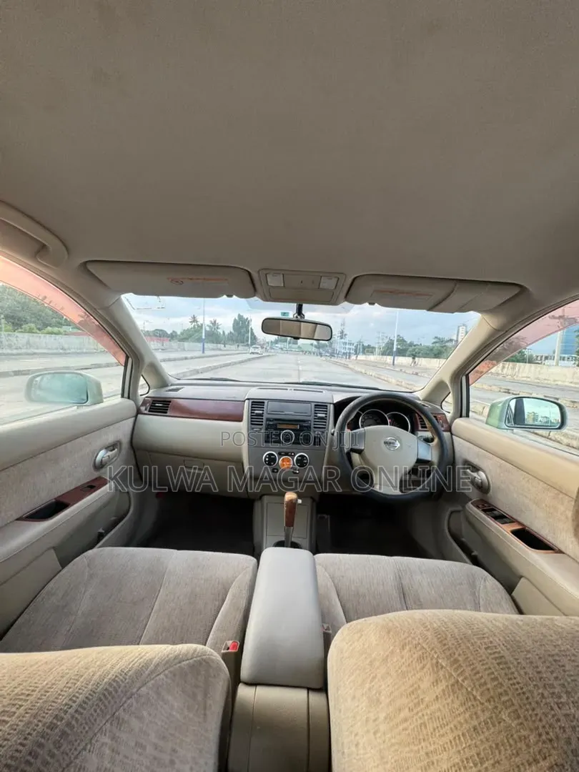 Nissan Tiida 2007 Silver
