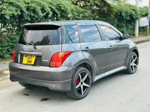 Toyota IST 2005 Brown