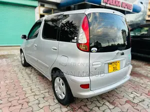 Toyota Fun Cargo 2004 Silver