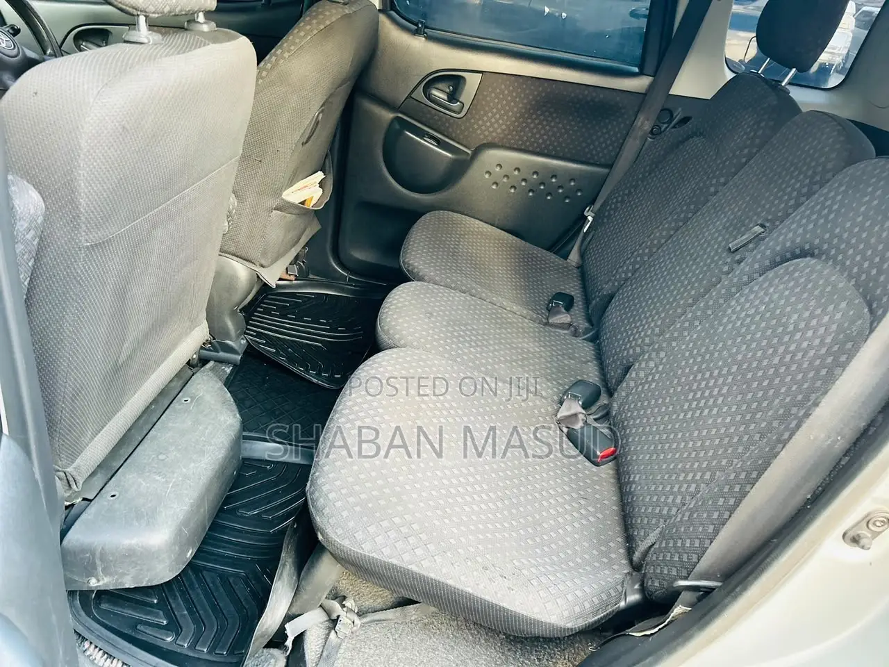 Toyota Fun Cargo 2004 Silver