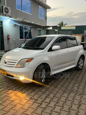 Toyota IST 2004 White
