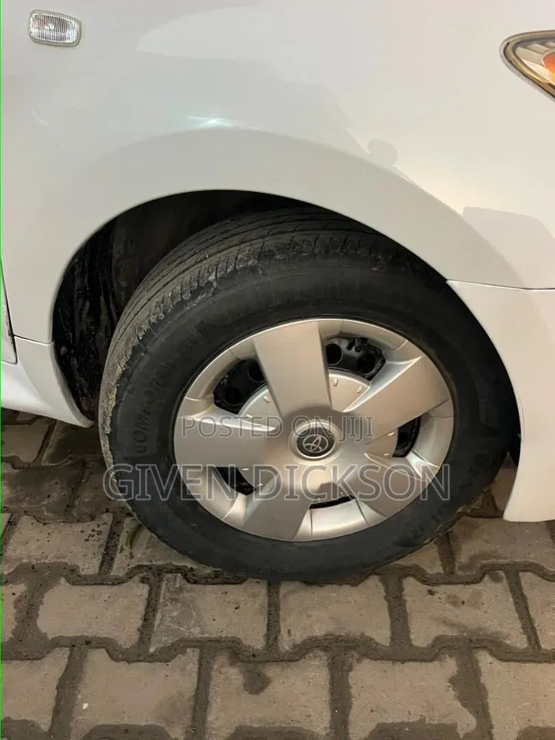 Toyota IST 2004 White