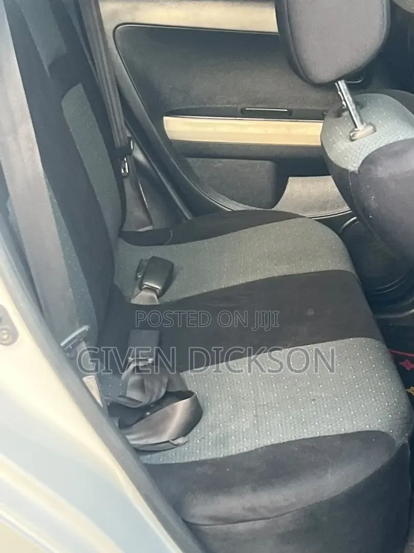 Toyota IST 2004 White