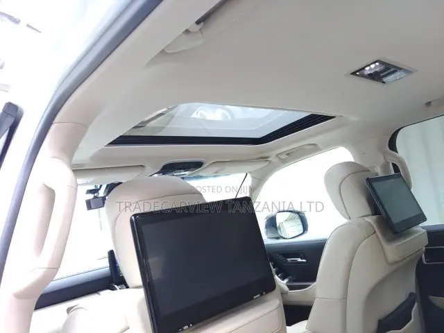 Toyota Land Cruiser LC300 2023 Pearl