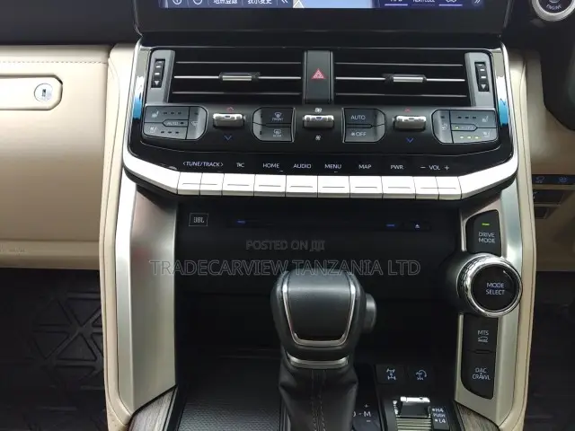 Toyota Land Cruiser LC300 2023 Pearl