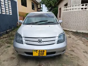 Toyota IST 2005 Silver
