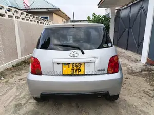 Toyota IST 2005 Silver