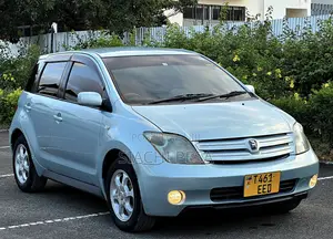 Toyota IST 2004 Blue