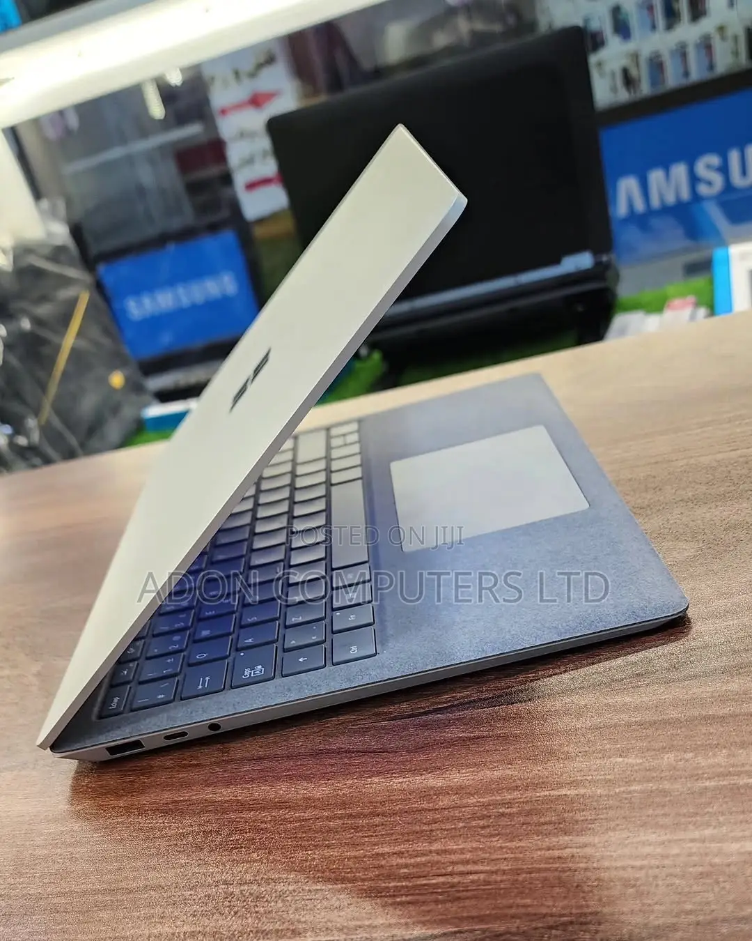 Laptop Microsoft Surface Laptop 8GB Intel Core i5 SSD 256GB