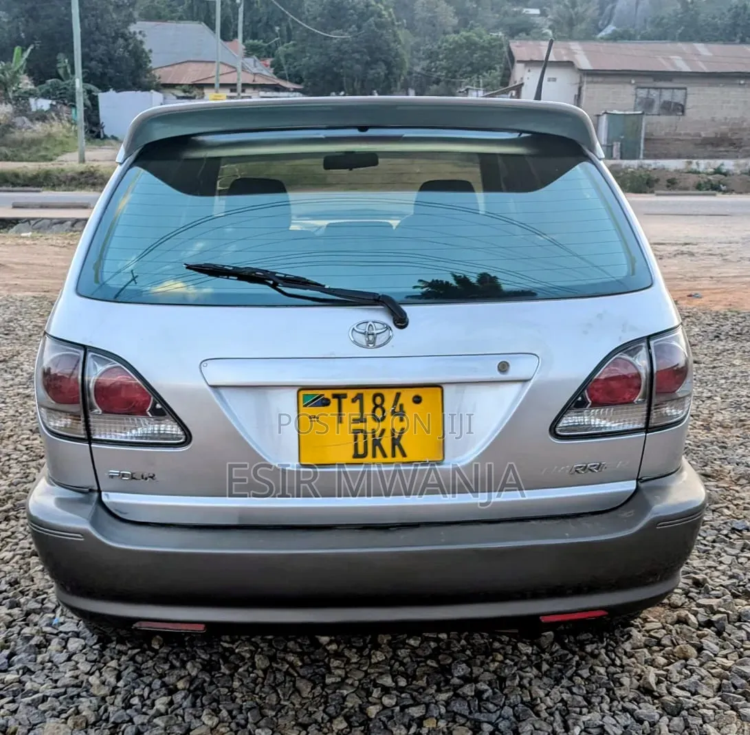 Toyota Harrier 2002 Silver