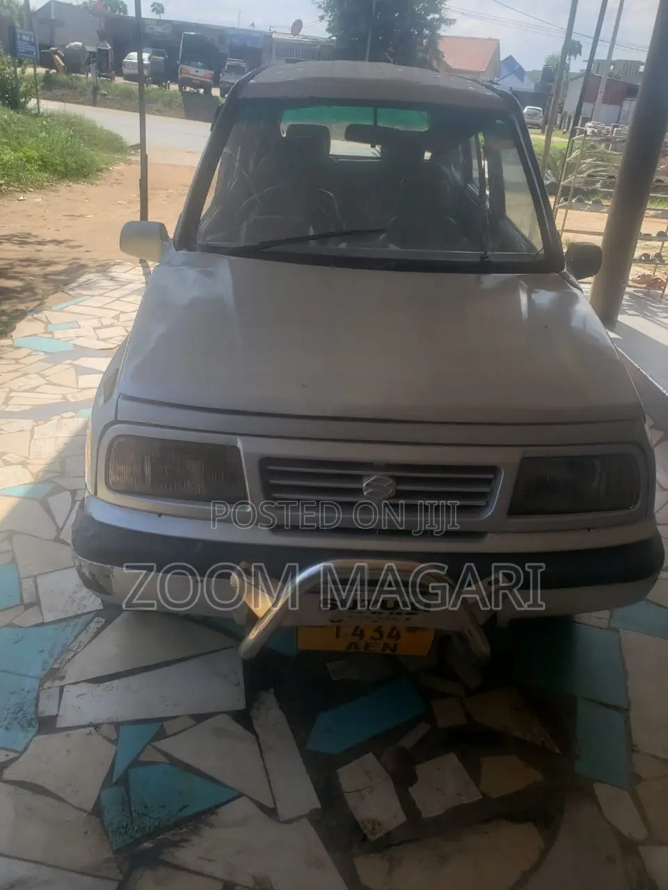Suzuki Escudo 1999 Silver