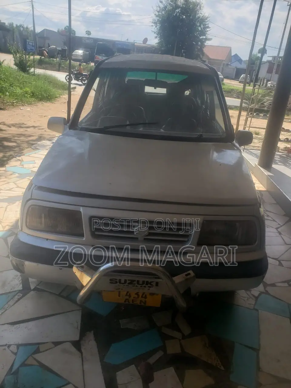Suzuki Escudo 1999 Silver