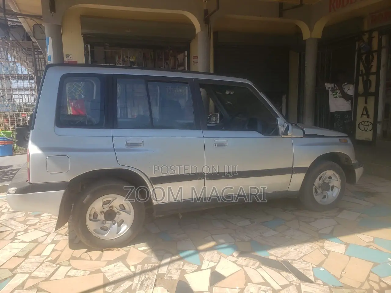Suzuki Escudo 1999 Silver