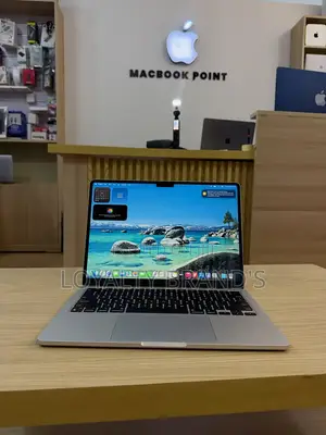New Laptop Apple MacBook Air 2022 M2 8GB Apple M2 SSD 256GB