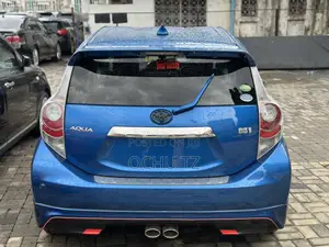 Toyota Aqua 2013 Blue