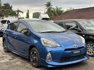 Toyota Aqua 2013 Blue
