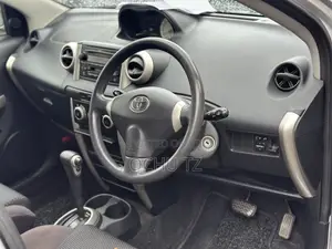 Toyota IST 2003 Silver