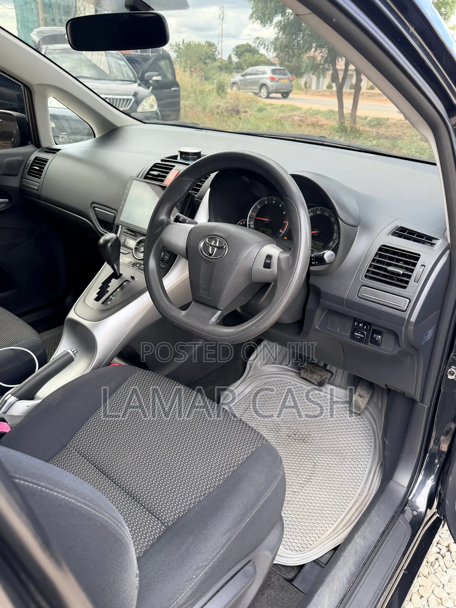 Toyota Auris 2011 Black