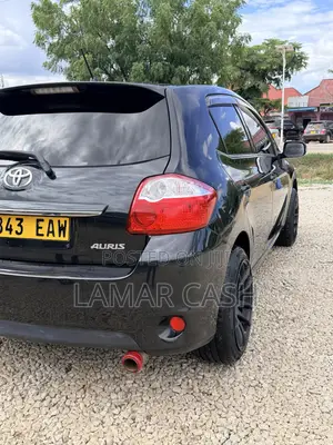 Toyota Auris 2011 Black