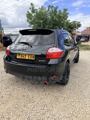 Toyota Auris 2011 Black