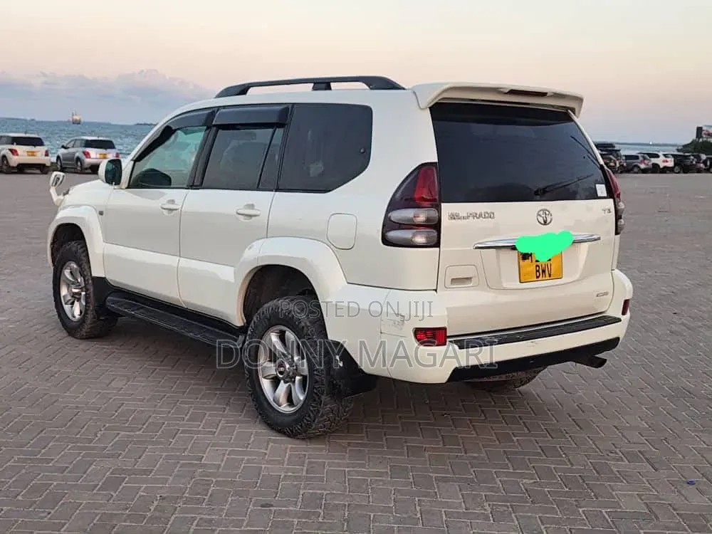 Toyota Land Cruiser Prado 2006 White