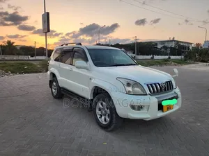 Toyota Land Cruiser Prado 2006 White