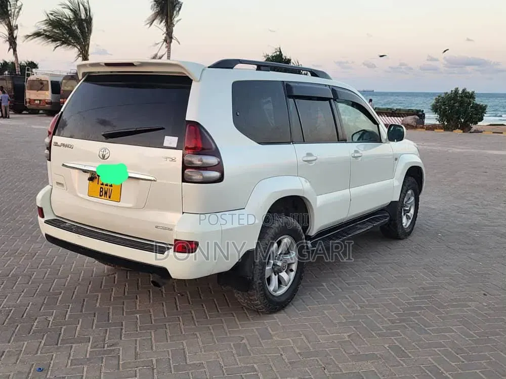 Toyota Land Cruiser Prado 2006 White