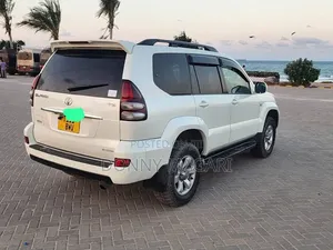 Toyota Land Cruiser Prado 2006 White