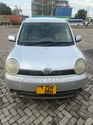 Toyota Sienta 2005 Silver