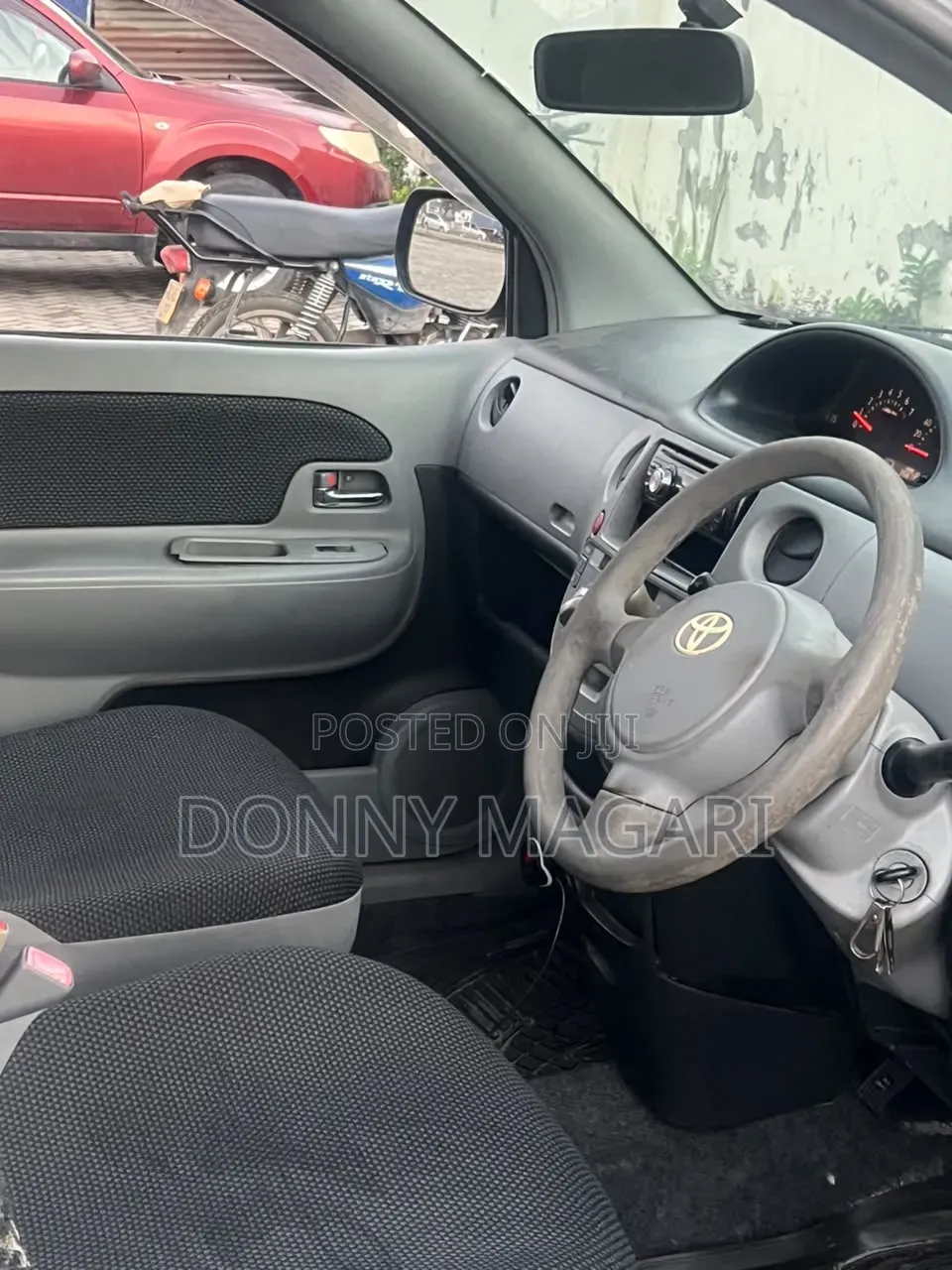 Toyota Sienta 2005 Silver