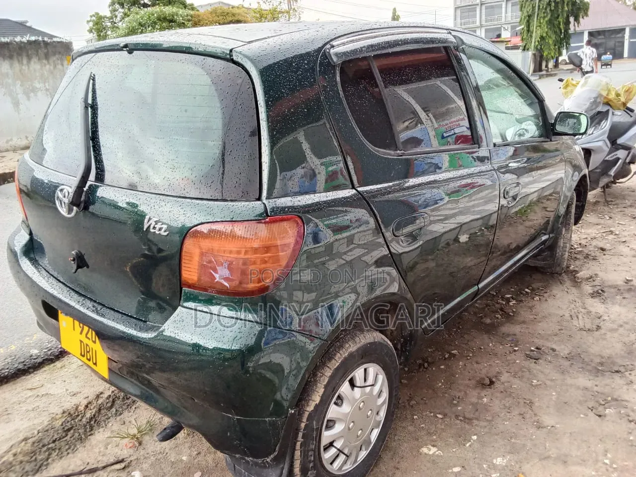 Toyota Vitz 2004 Green