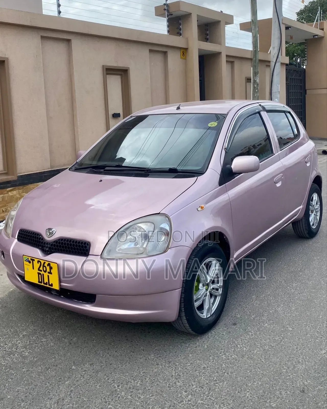 Toyota Vitz 2004 Pink