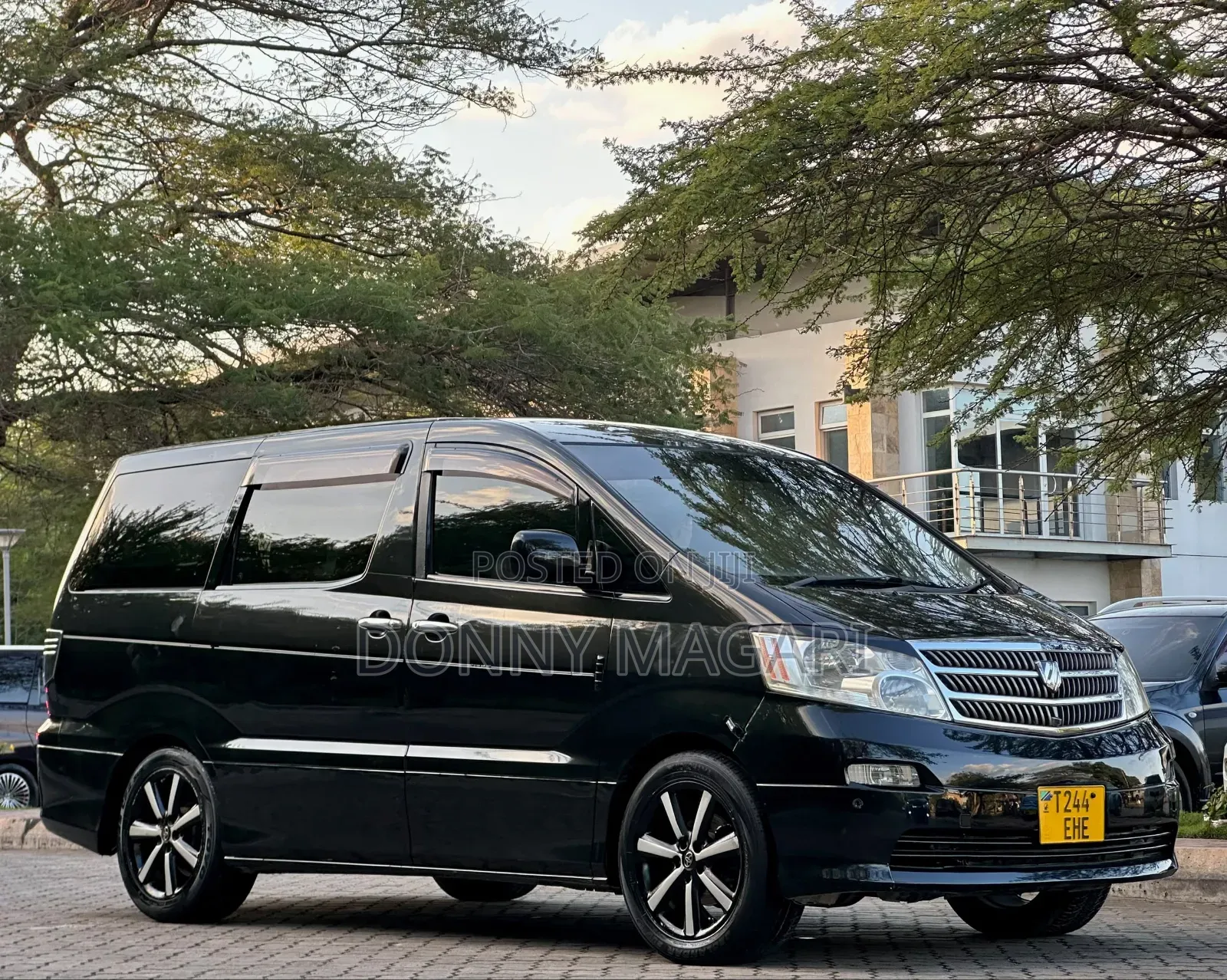 Toyota Alphard 2004 Black