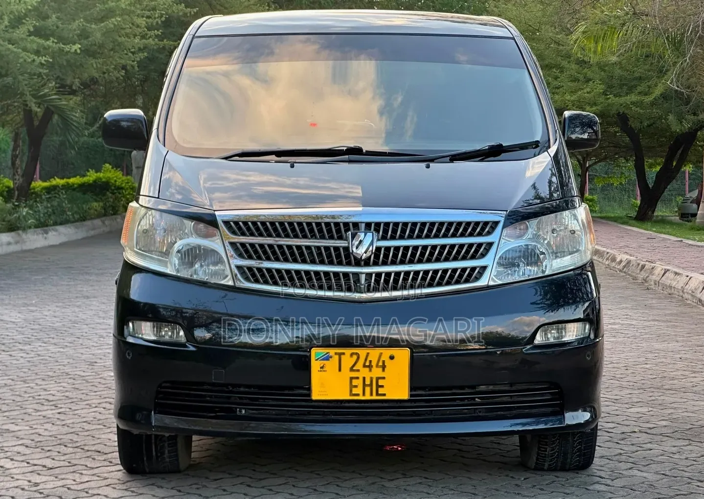 Toyota Alphard 2004 Black