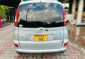 Toyota Fun Cargo 2005 Silver